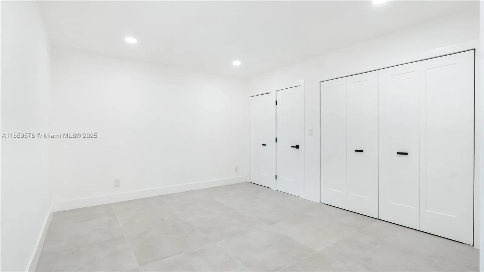 2417 NE 18th Ave, Wilton Manors, FL 33305 photo 13