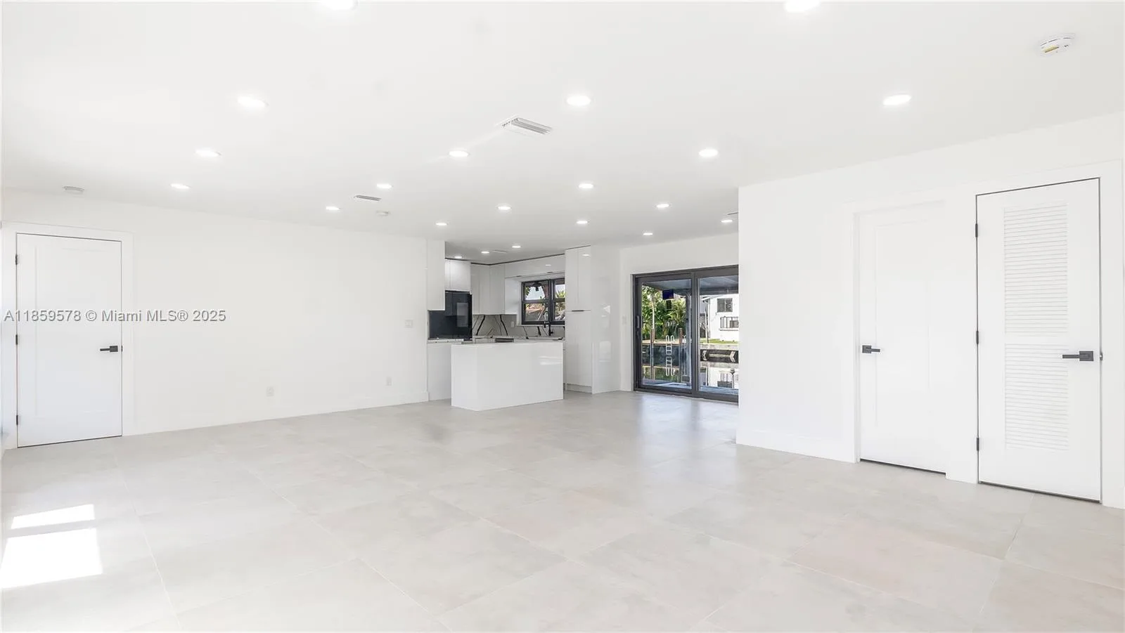 2417 NE 18th Ave, Wilton Manors, FL 33305 photo 3