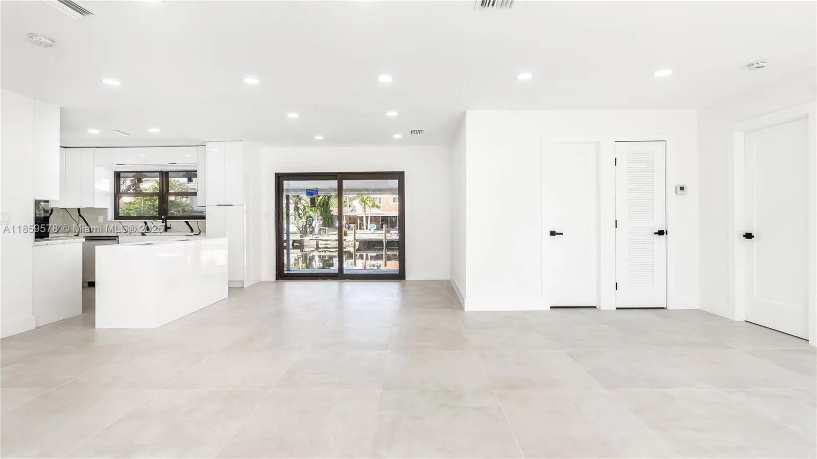 2417 NE 18th Ave, Wilton Manors, FL 33305 photo 5