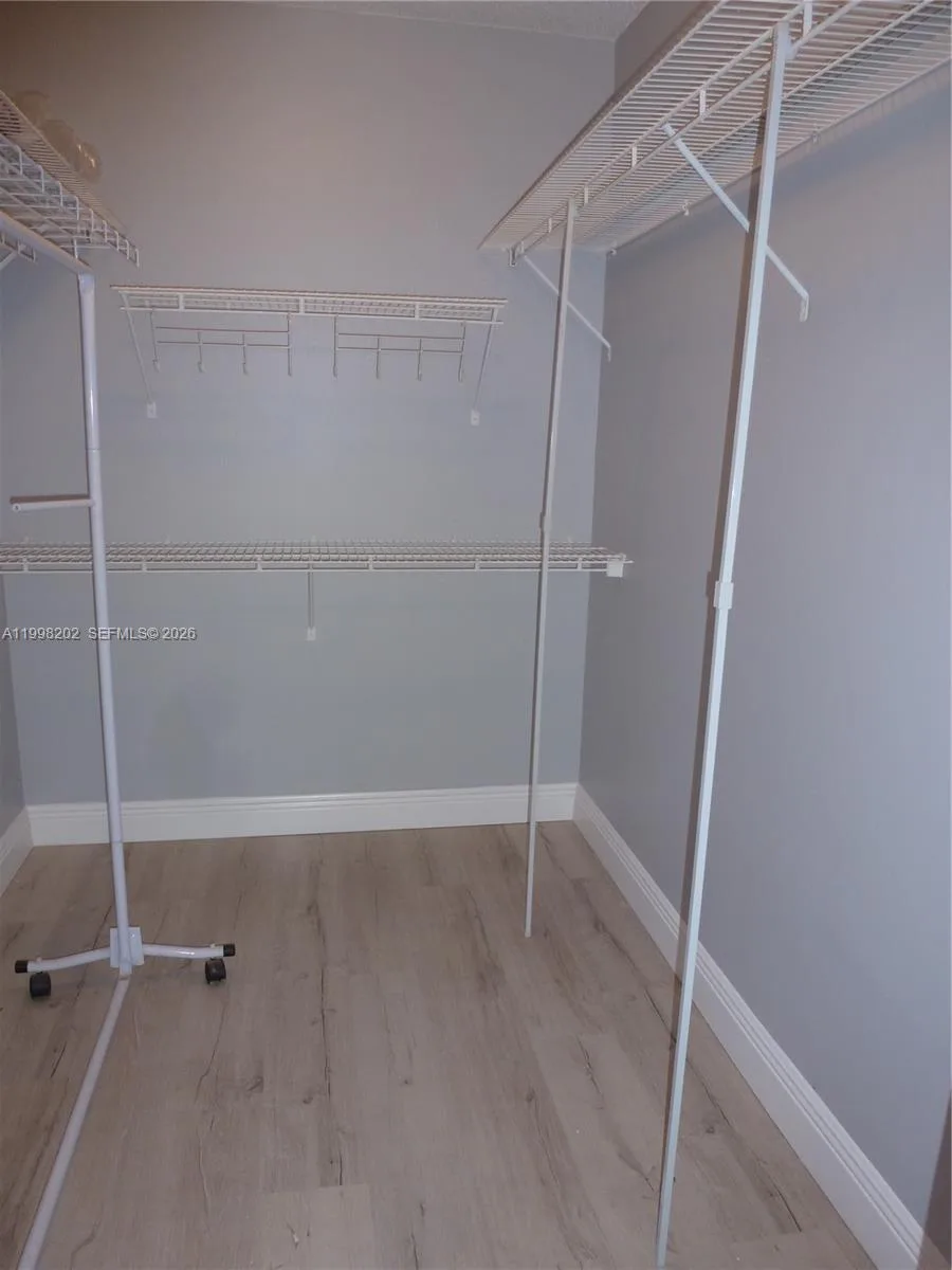 220 Lakeview Dr # 301, Weston, FL 33326 photo 6