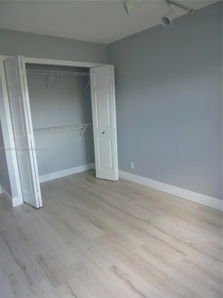 220 Lakeview Dr # 301, Weston, FL 33326 photo 9