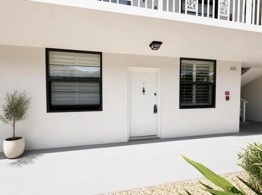3540 WHITEHALL Drive # 105, West Palm Beach, FL 33401