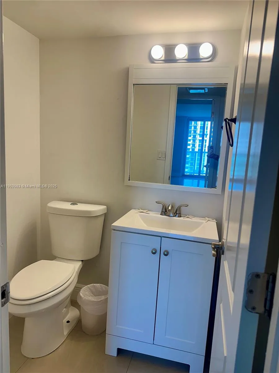 100 Bayview Dr # 1230, Sunny Isles Beach, FL 33160 photo 10