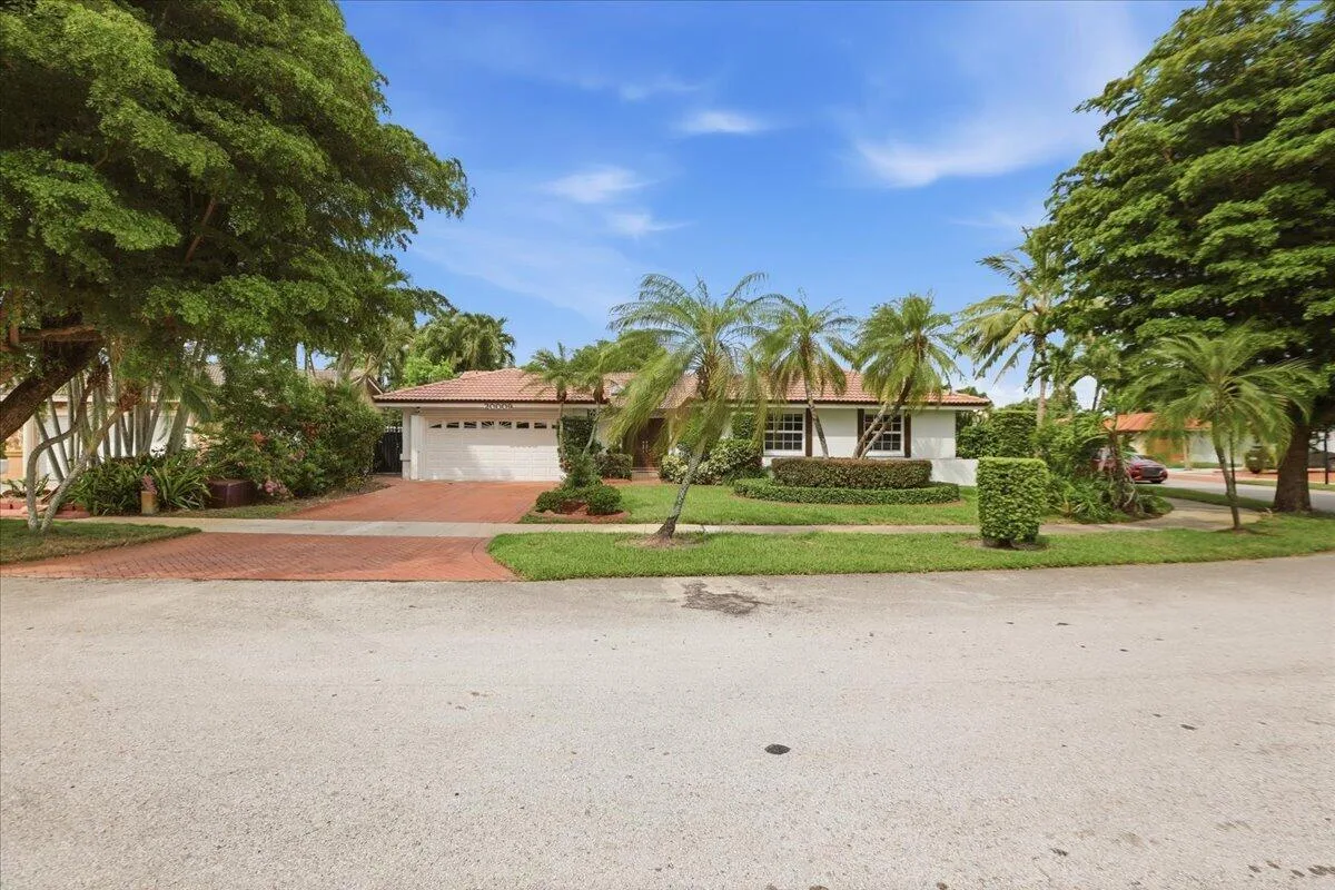 20009 NW 66th Place, Hialeah, FL 33015
