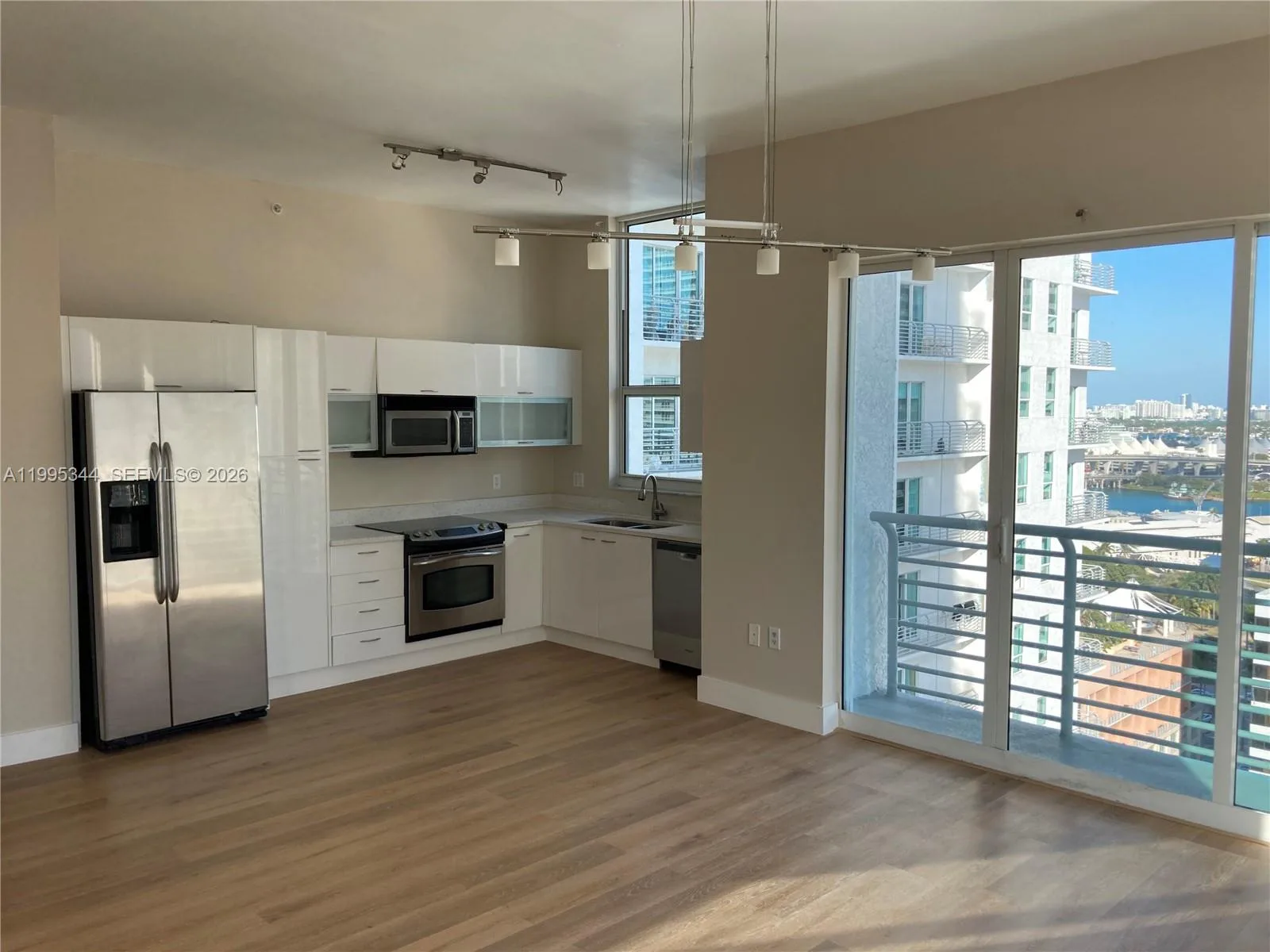 133 NE 2nd Ave # 2112, Miami, FL 33132 photo 2