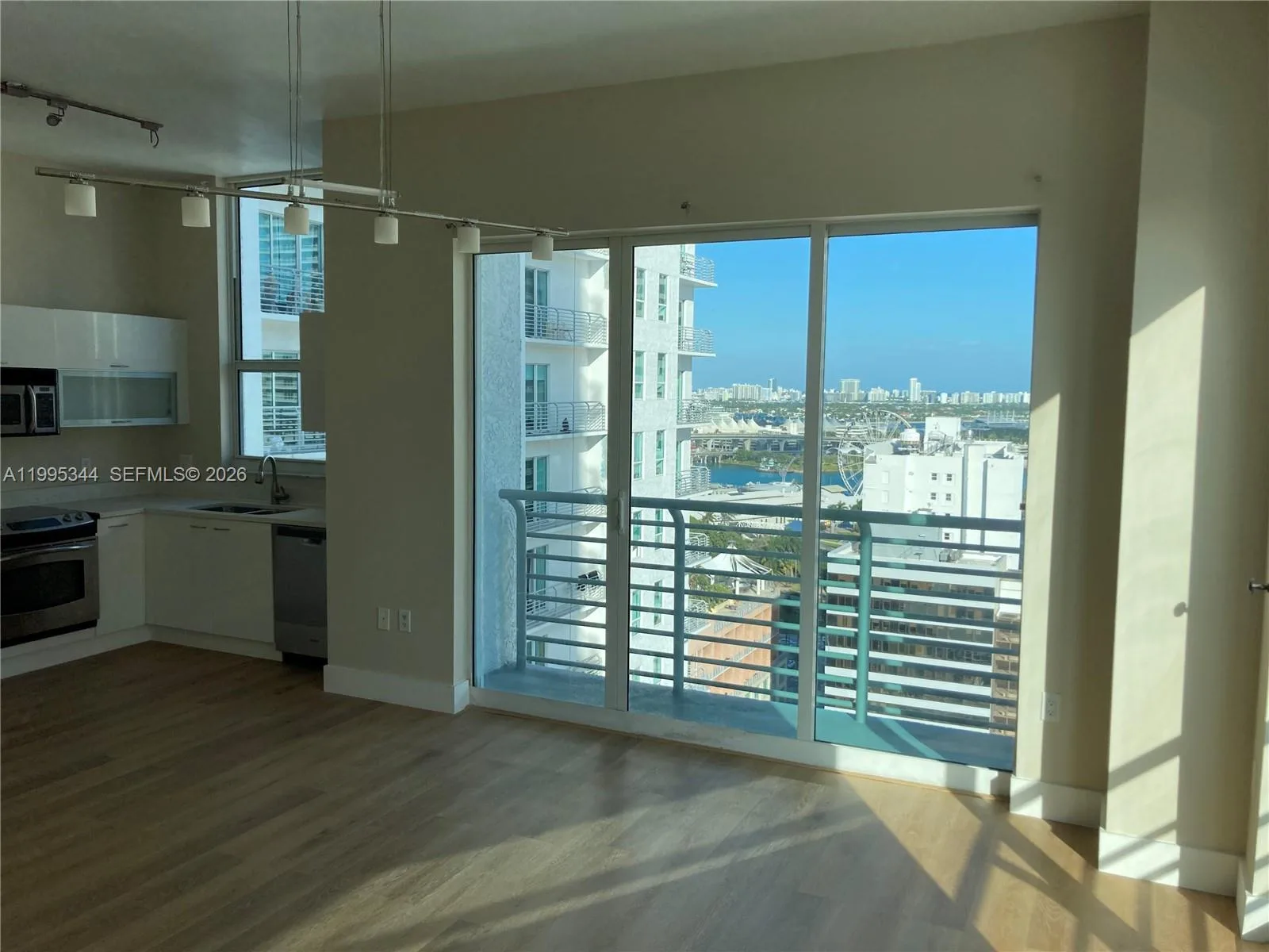 133 NE 2nd Ave # 2112, Miami, FL 33132 photo 3