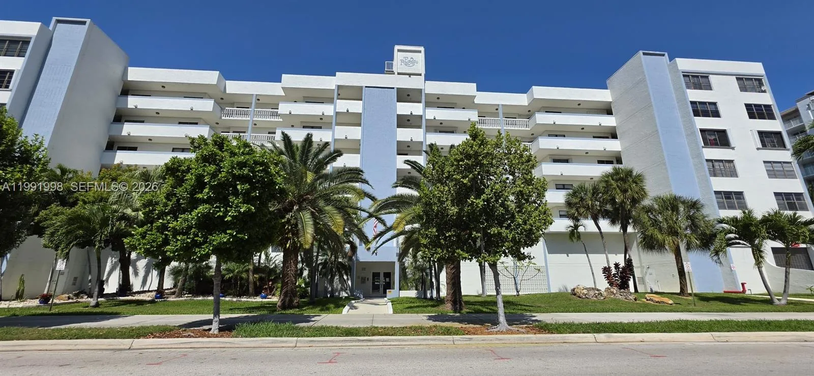 17900 N Bay Rd # 408, Sunny Isles Beach, FL 33160 photo 2