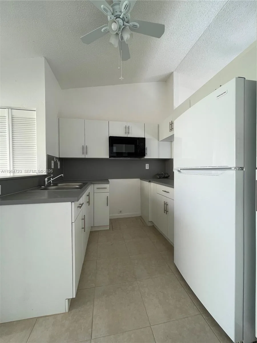 1210 San Remo Cir # ., Homestead, FL 33035