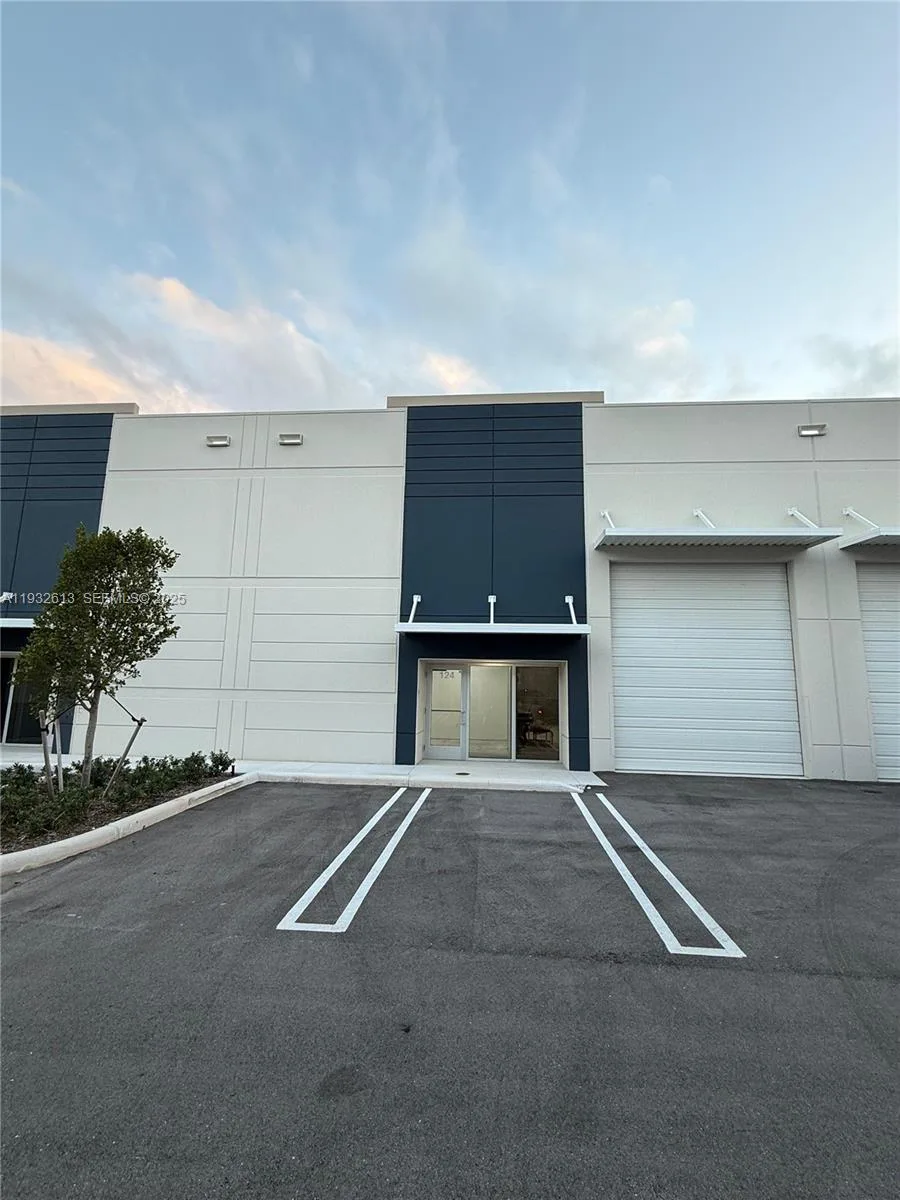6135 NW 102 AVE # 124, FL 33178