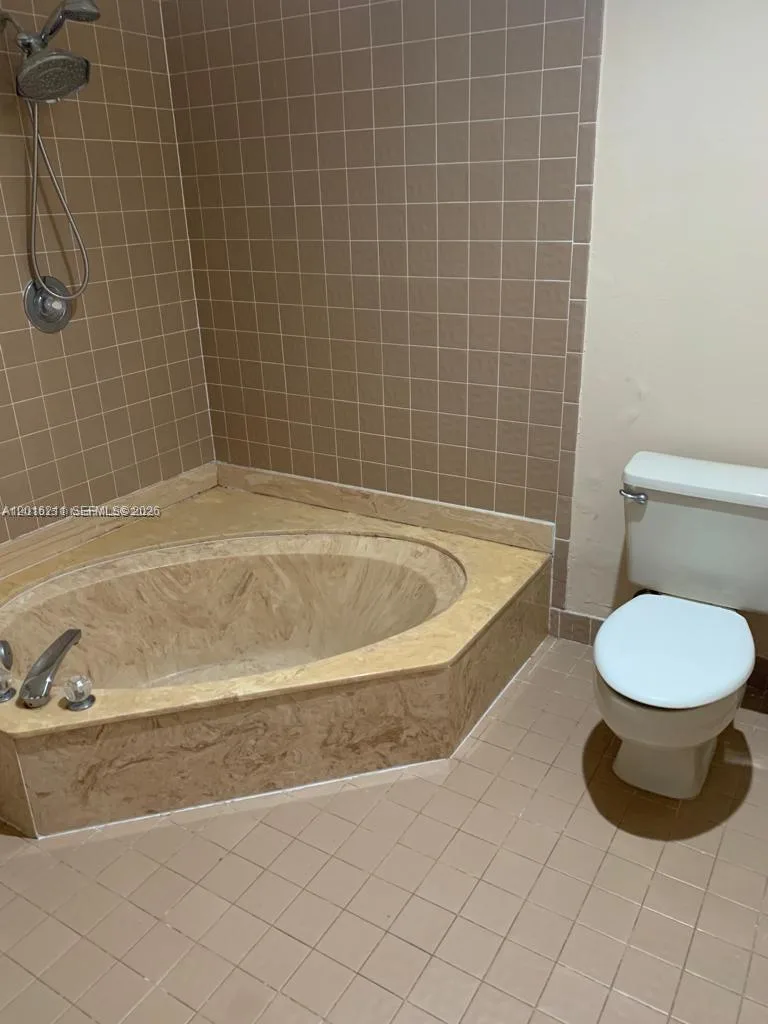 10340 SW 15th St, Pembroke Pines, FL 33025 photo 12