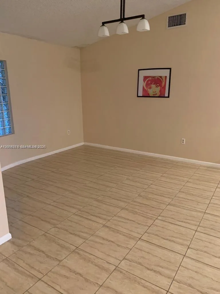 10340 SW 15th St, Pembroke Pines, FL 33025 photo 4