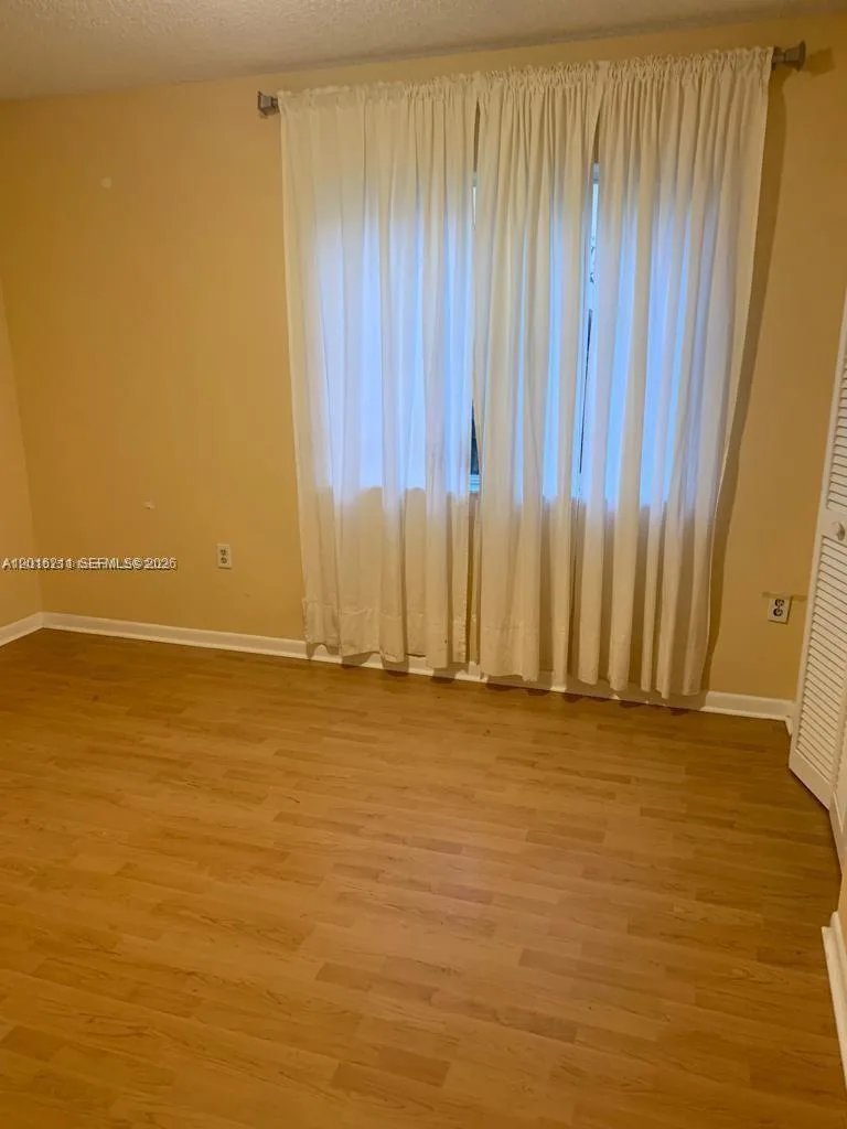 10340 SW 15th St, Pembroke Pines, FL 33025 photo 9