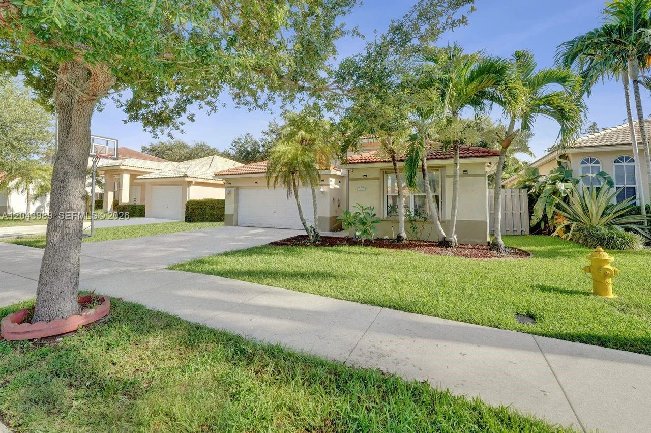 14003 N Cypress Cove Cir, Davie, FL 33325 photo 3