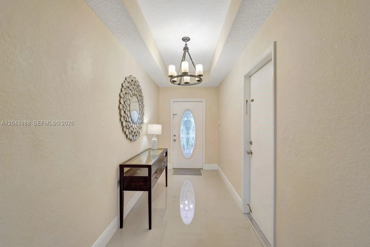 14003 N Cypress Cove Cir, Davie, FL 33325 photo 5
