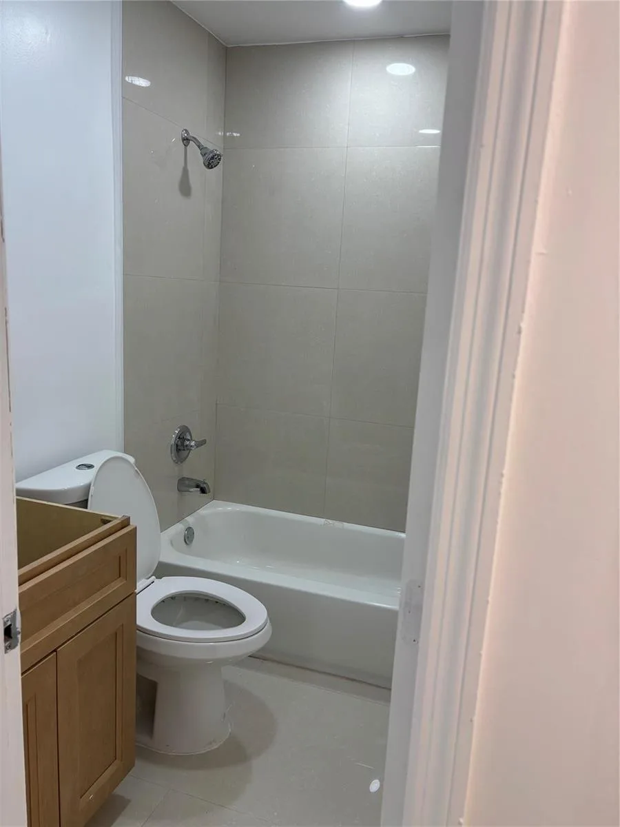 5635 GRANT Street, Hollywood, FL 33021 photo 7