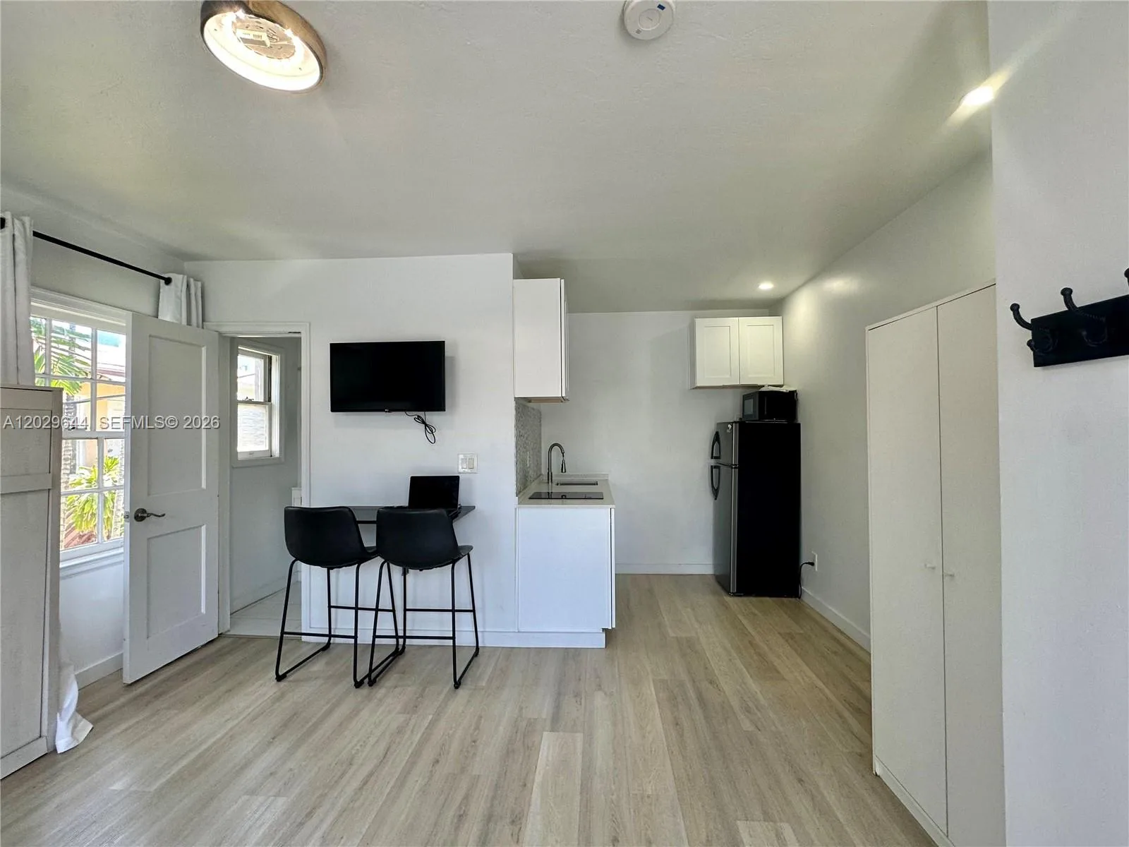 415 75th St # 4A, Miami Beach, FL 33141 photo 3
