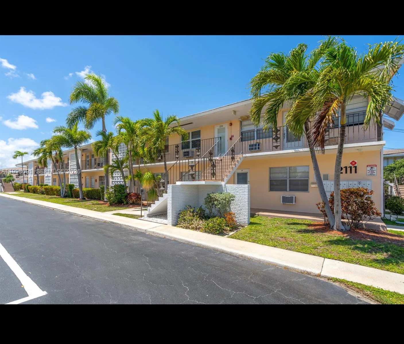 2111 NE 56th St # 206, Fort Lauderdale, FL 33308