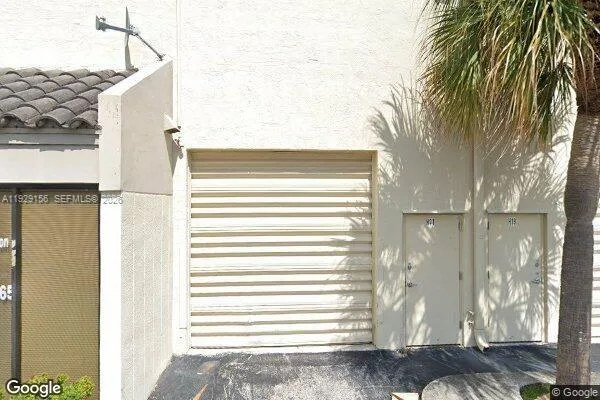 6175 NW 167th St # G18, Hialeah, FL 33015