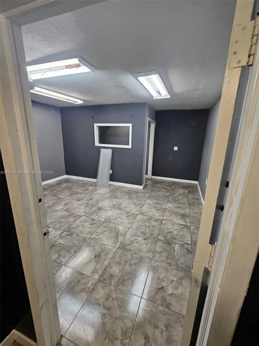 6175 NW 167th St # G18, Hialeah, FL 33015 photo 4