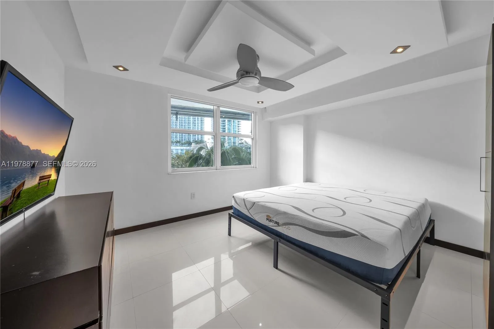 31 SE 5th St # 407, Miami, FL 33131 photo 13
