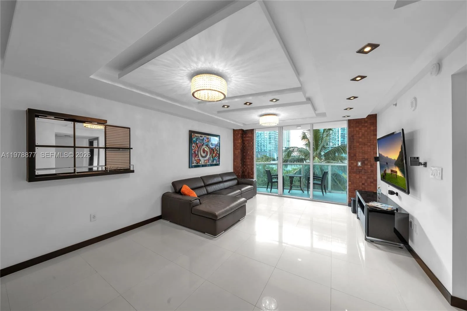 31 SE 5th St # 407, Miami, FL 33131 photo 7
