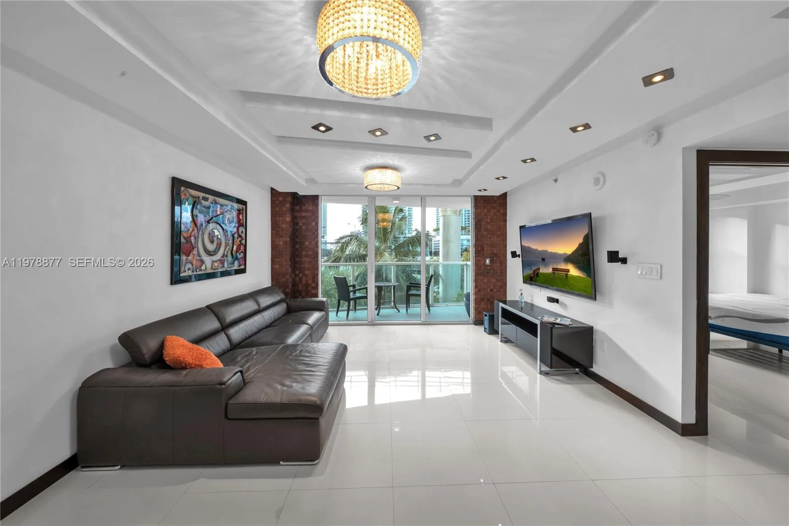 31 SE 5th St # 407, Miami, FL 33131 photo 8