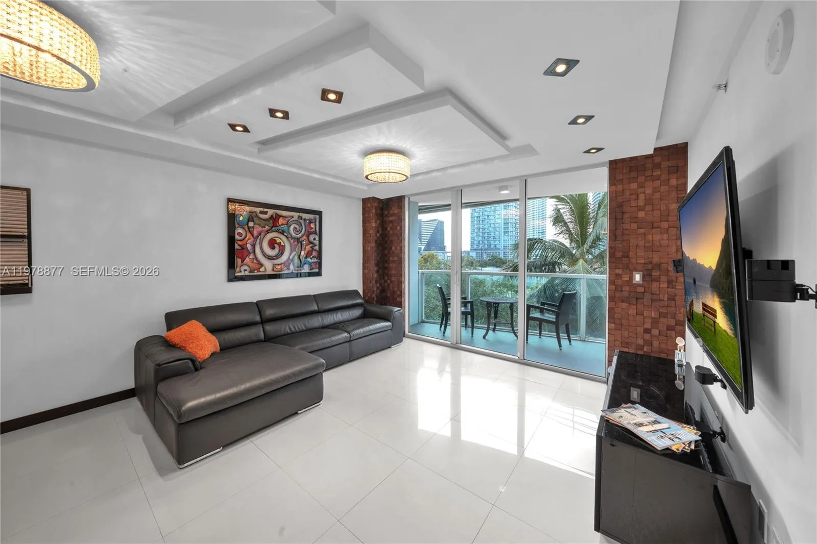 31 SE 5th St # 407, Miami, FL 33131 photo 9