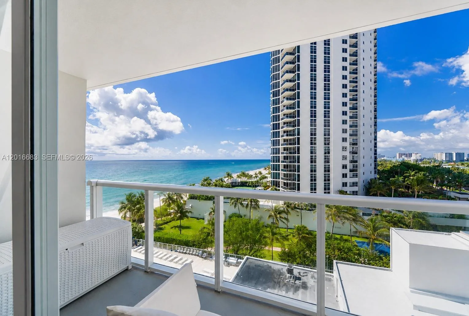 19201 Collins Ave # 609, Sunny Isles Beach, FL 33160 photo 2