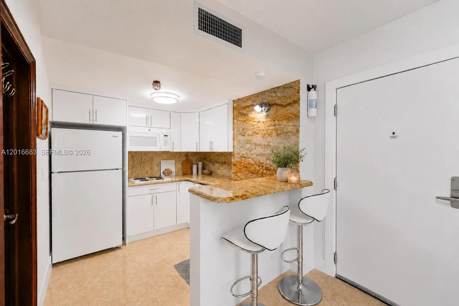 19201 Collins Ave # 609, Sunny Isles Beach, FL 33160 photo 5