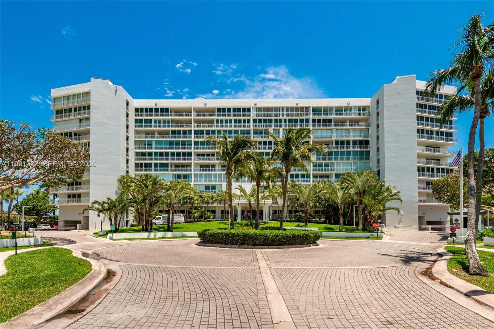600 Grapetree Dr # 9GN, Key Biscayne, FL 33149