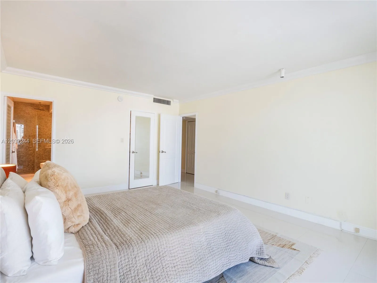 5401 Collins Ave # 1013, Miami Beach, FL 33140 photo 13
