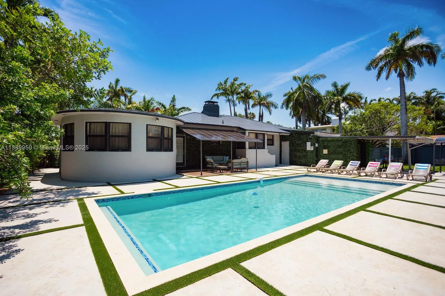 801 Harrison St, Hollywood, FL 33019 photo 3