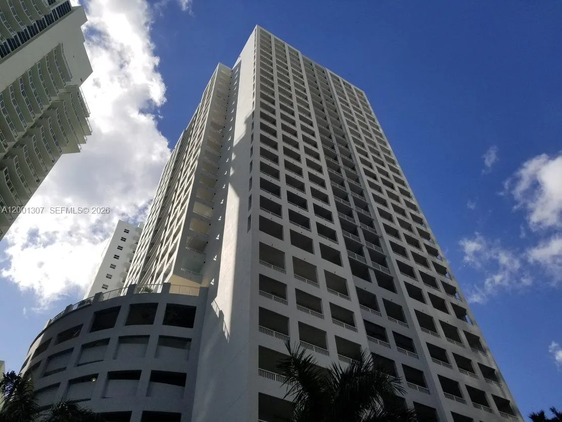 170 SE 14 ST # 1507, Miami, FL 33131