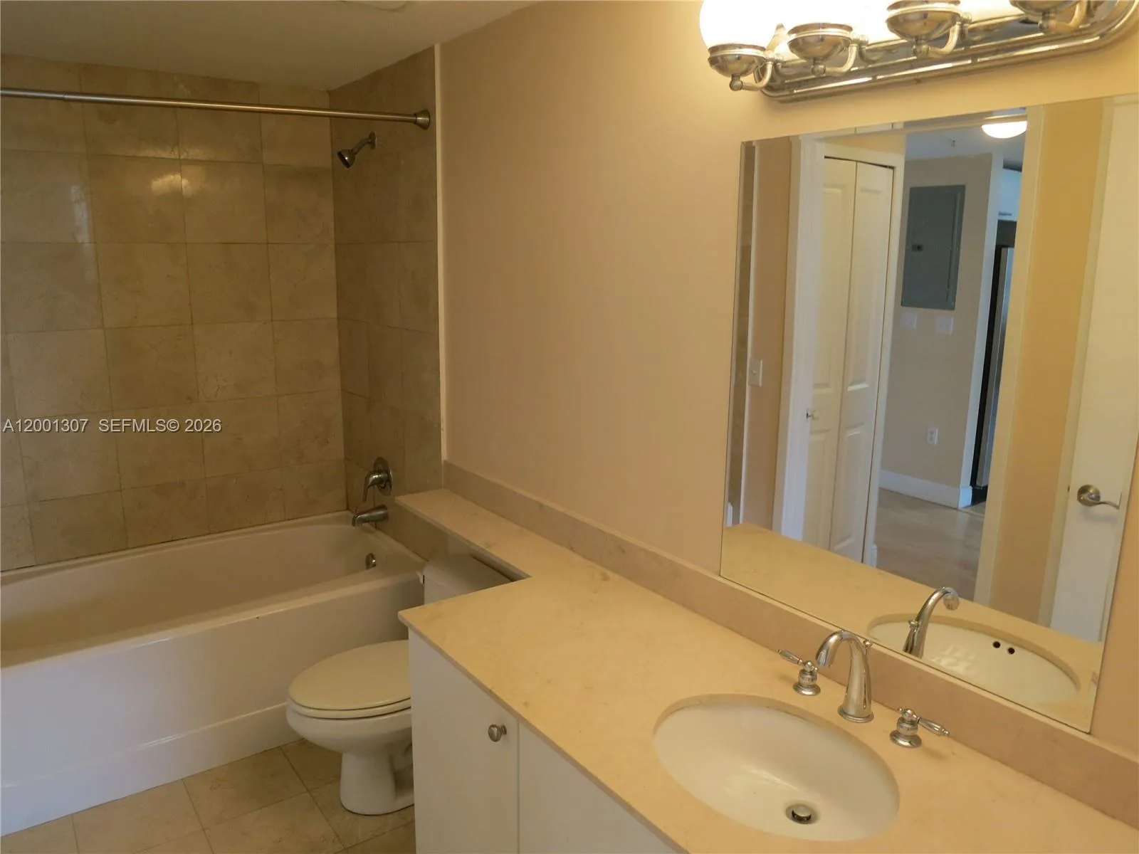 170 SE 14 ST # 1507, Miami, FL 33131 photo 4