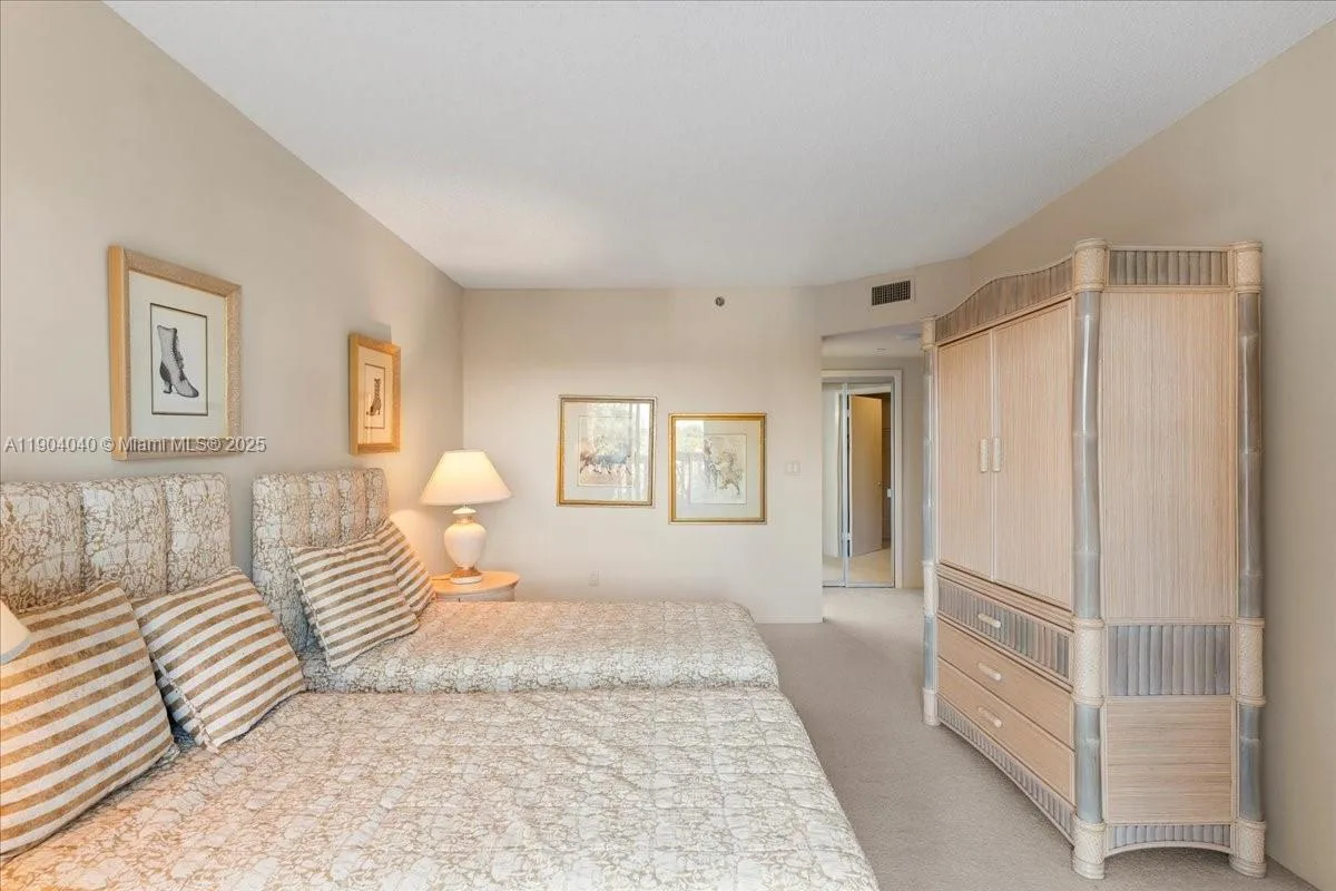 2000 Island Blvd # 609, Aventura, FL 33160 photo 13