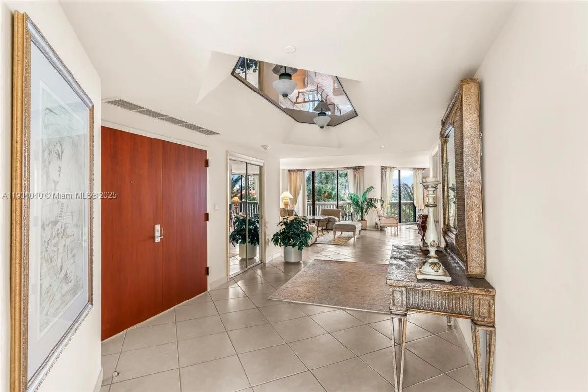 2000 Island Blvd # 609, Aventura, FL 33160 photo 6