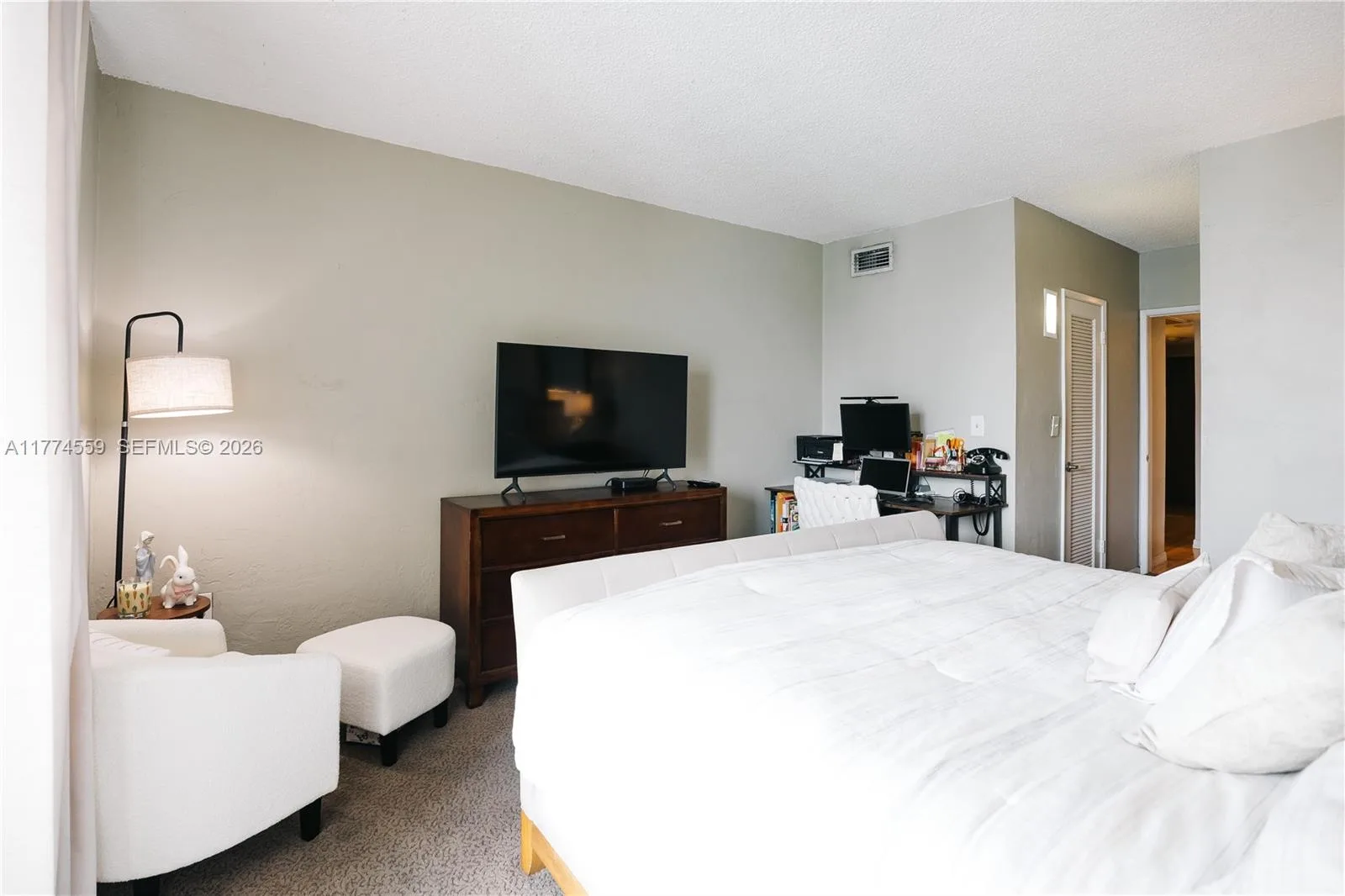 19390 Collins Ave # 1614, Sunny Isles Beach, FL 33160 photo 13