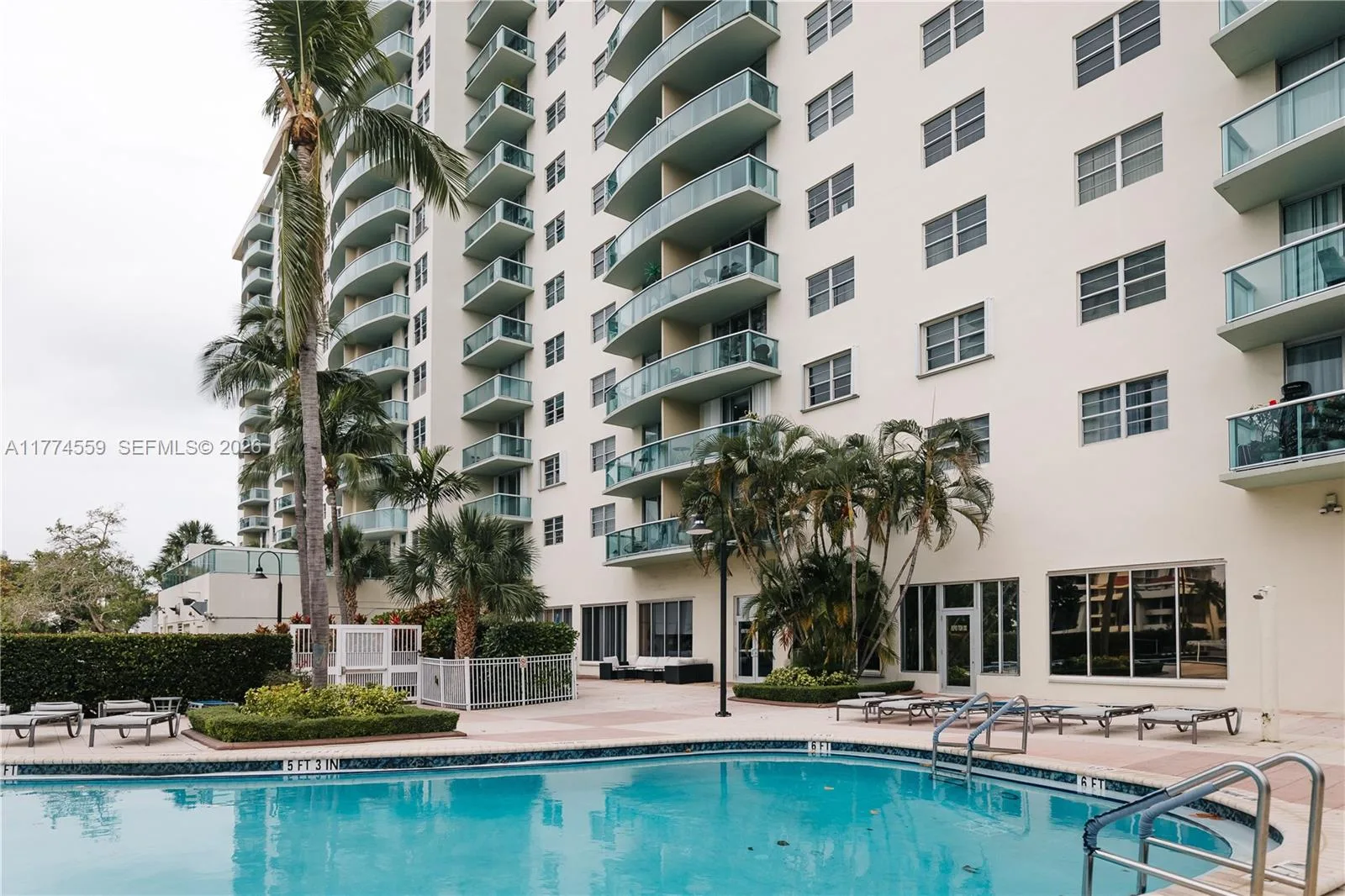 19390 Collins Ave # 1614, Sunny Isles Beach, FL 33160 photo 2