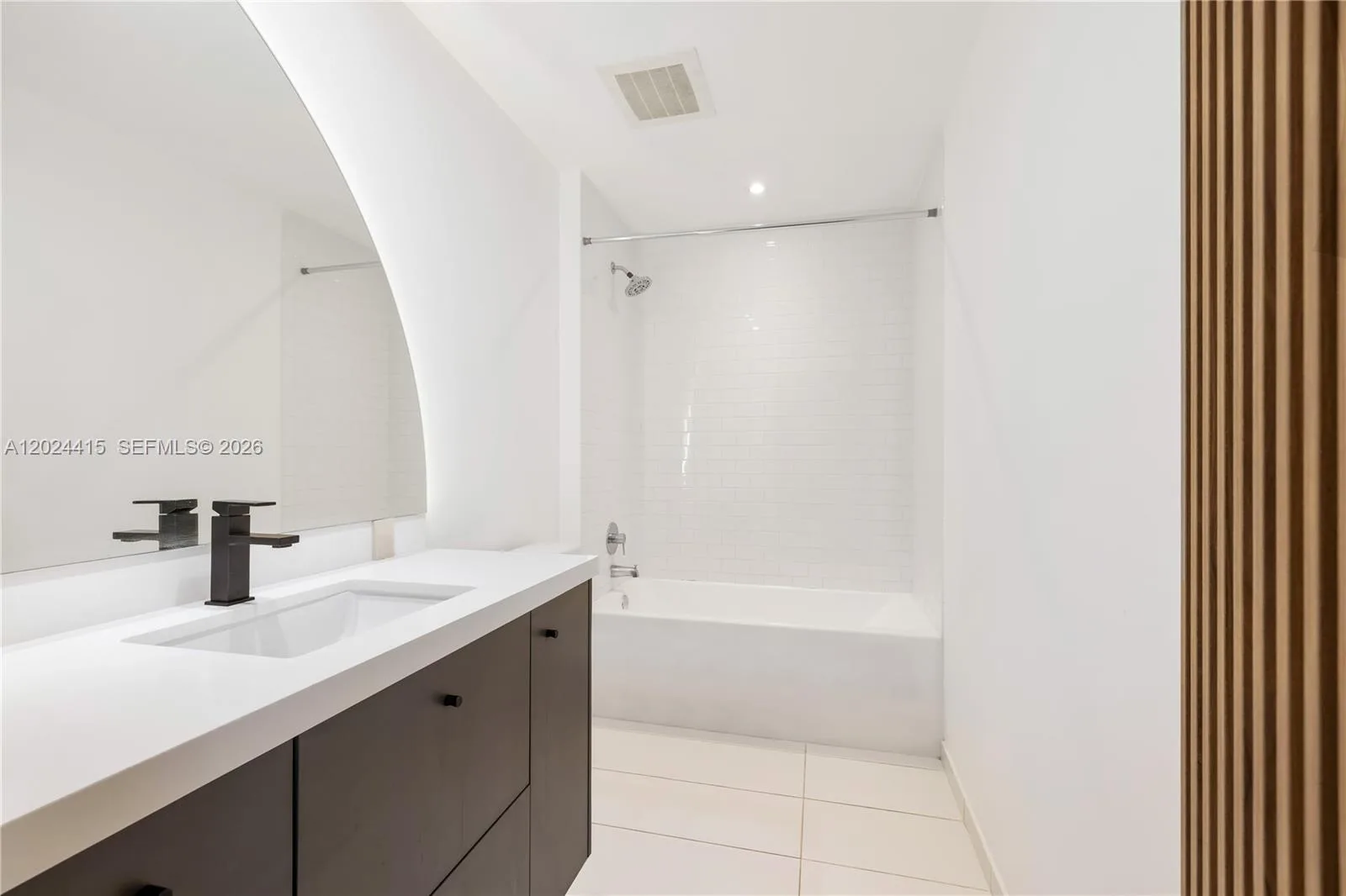 151 SE 1st St # 905, Miami, FL 33131 photo 12
