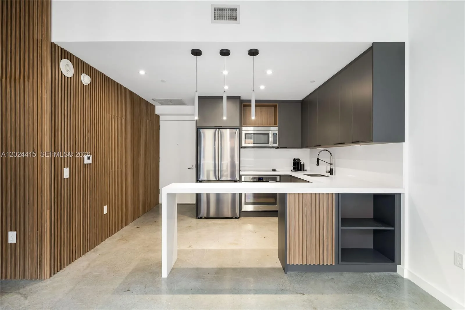151 SE 1st St # 905, Miami, FL 33131 photo 5