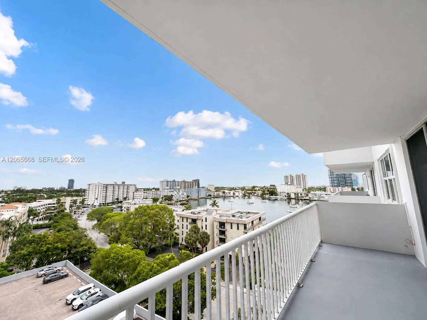 137 Golden Isles Dr # 912, Hallandale Beach, FL 33009