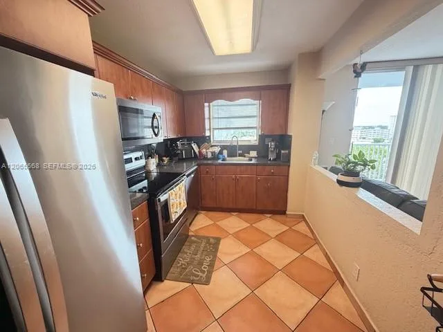 137 Golden Isles Dr # 912, Hallandale Beach, FL 33009 photo 13