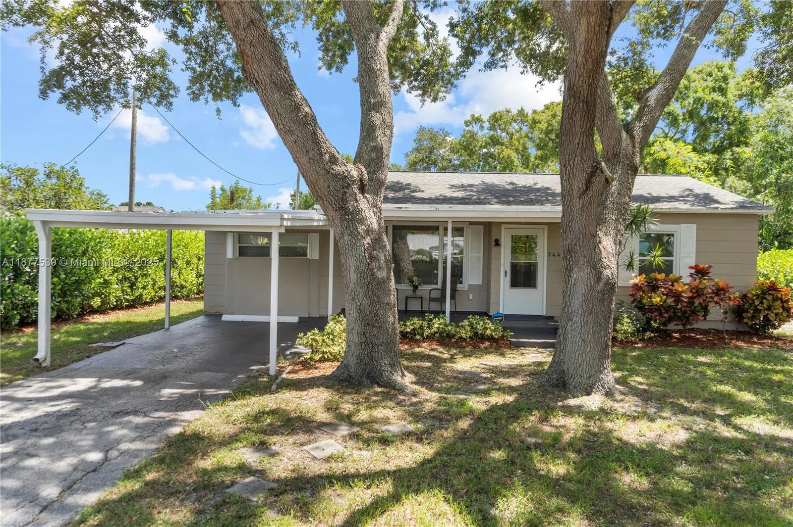 2446 18th Ave, Vero Beach, FL 32960 photo 2