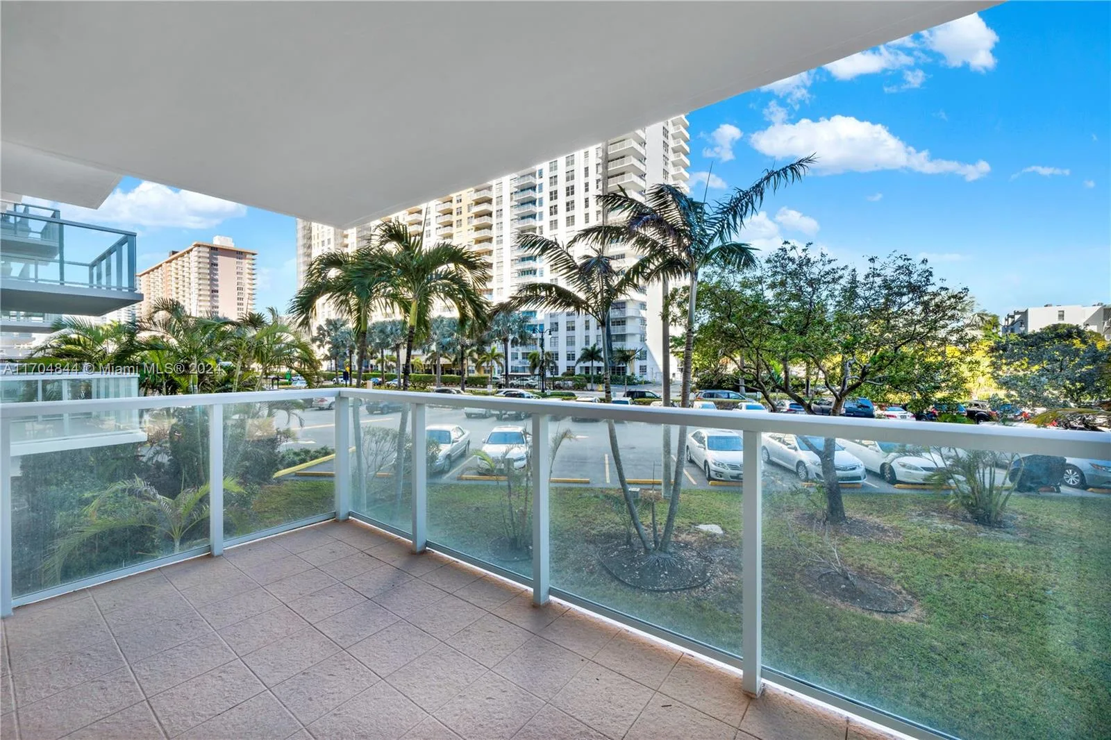 230 174th St # MO5, Sunny Isles Beach, FL 33160 photo 9