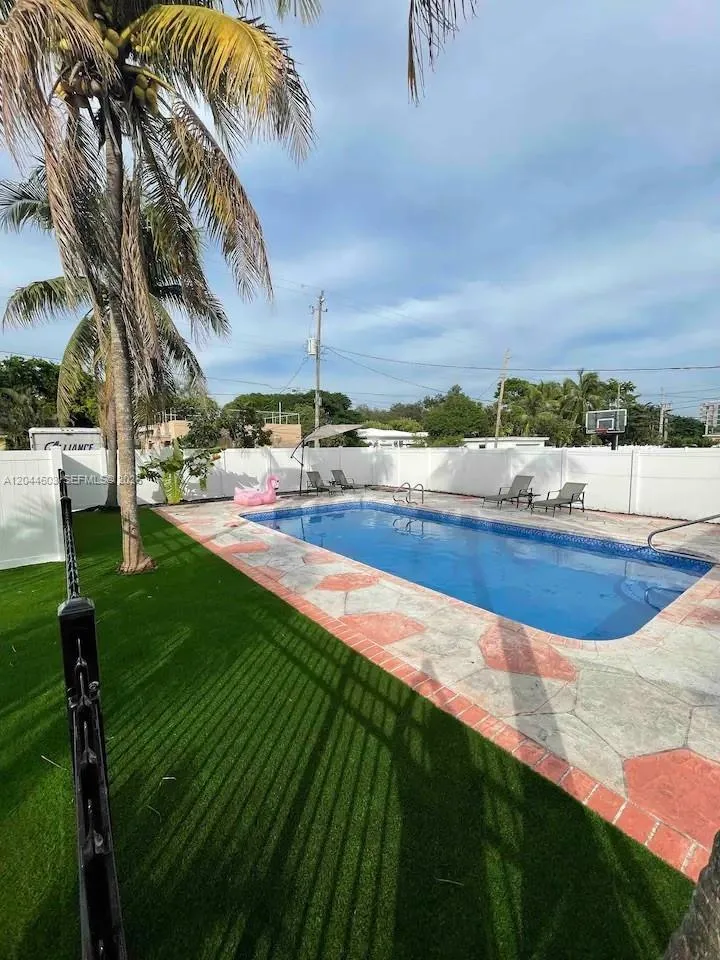 1925 Dewey St, Hollywood, FL 33020 photo 11