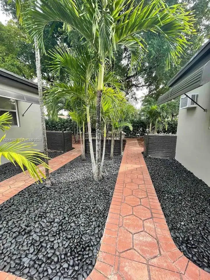 1925 Dewey St, Hollywood, FL 33020 photo 3