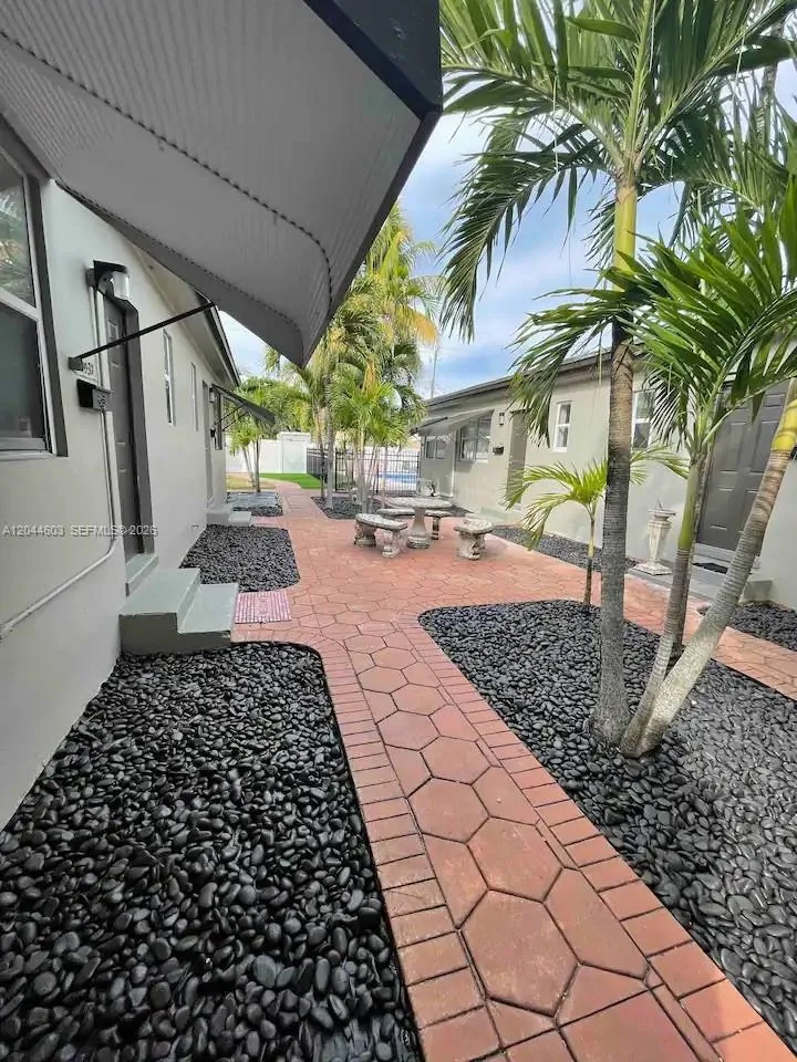 1925 Dewey St, Hollywood, FL 33020 photo 4