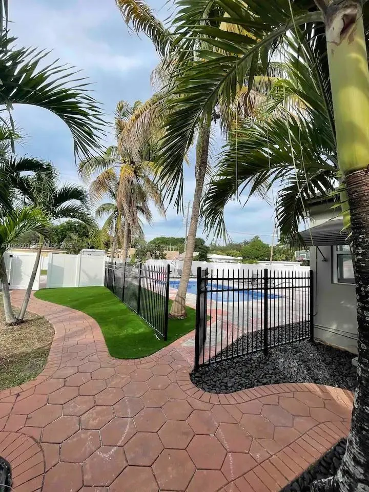 1925 Dewey St, Hollywood, FL 33020 photo 7