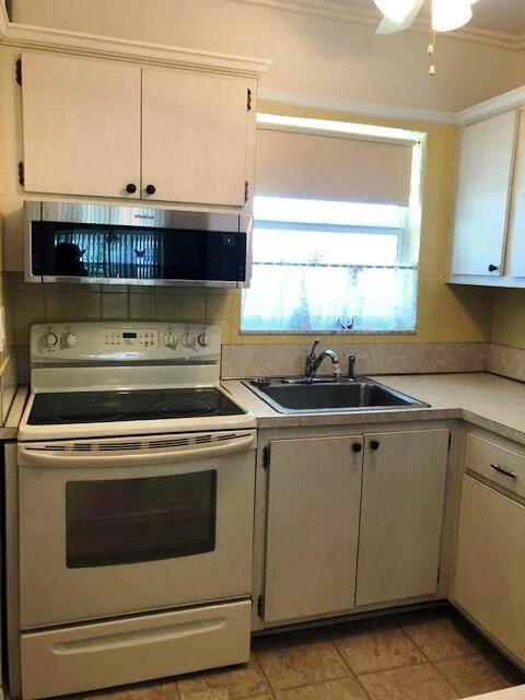 1115 Lake Terrace # 210, Boynton Beach, FL 33426