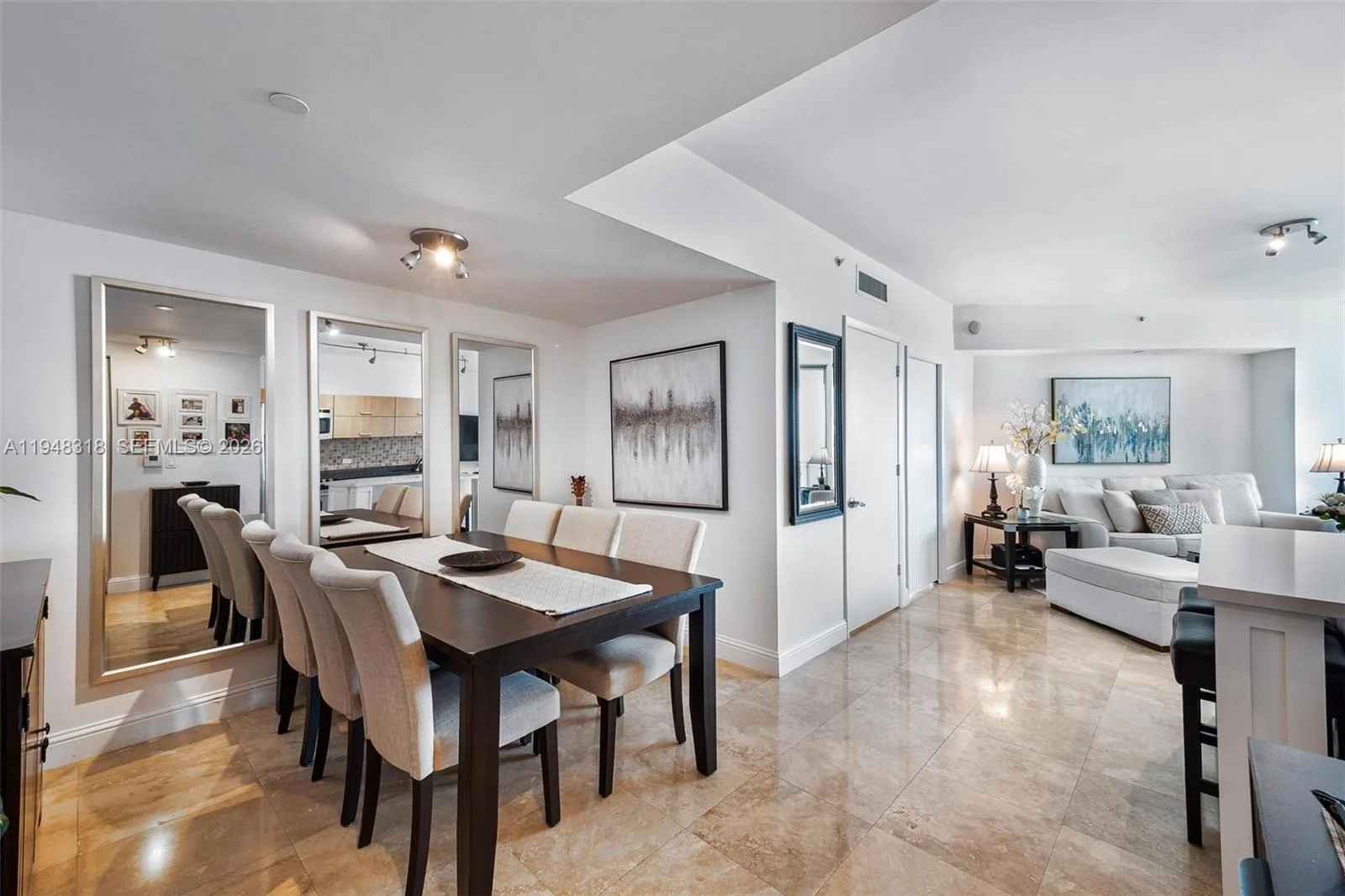 350 S Miami Ave # 3807, Miami, FL 33130 photo 3